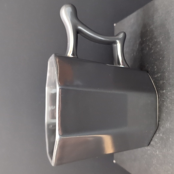 Starbucks 2013 14 fl oz, Limited Edition Silver/Metallic Gray Holiday Mug. - Picture 1 of 8